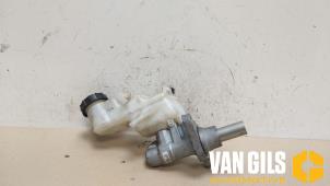 Used Master cylinder Toyota Yaris III (P13) 1.0 12V VVT-i Price on request offered by Van Gils Automotive
