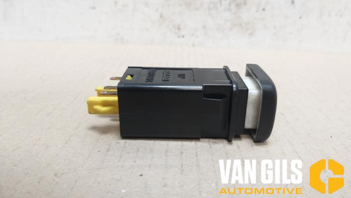Seat heating switch from a Saab 9-3 I (YS3D) 2.0 SE Turbo 16V 2001