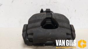 Used Front brake calliper, right Volkswagen Transporter T5 1.9 TDi Price € 70,00 Margin scheme offered by Van Gils Automotive