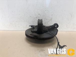 Usagé Fusée avant gauche Toyota Yaris III (P13) 1.0 12V VVT-i Prix sur demande proposé par Van Gils Automotive