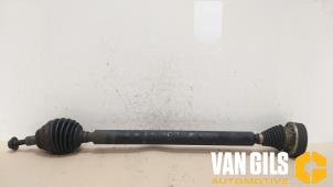 Used Front drive shaft, right Volkswagen Golf VII (AUA) 1.6 TDI BlueMotion 16V Price € 82,00 Margin scheme offered by Van Gils Automotive