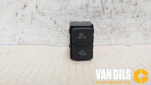 Usados Interruptor Audi A4 Avant Quattro (B8) 3.0 TDI V6 24V Precio de solicitud ofrecido por Van Gils Automotive