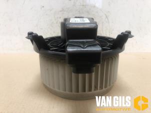 Used Heating and ventilation fan motor Jaguar XJ (X351) 3.0 D V6 24V Price on request offered by Van Gils Automotive