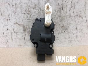 Used Plug heating and ventilation fan motor Jaguar XJ (X351) 3.0 D V6 24V Price on request offered by Van Gils Automotive