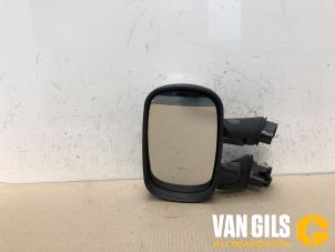 Używane Lusterko zewnetrzne lewe Fiat Doblo (223A/119) 1.6 16V Cena na żądanie oferowane przez Van Gils Automotive