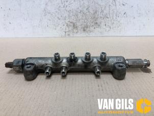 Used Fuel injector nozzle Renault Espace (JK) 3.0 dCi V6 24V Price on request offered by Van Gils Automotive
