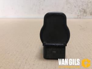 Używane Zestaw cewek zaplonowych Volkswagen Passat (3B3) 2.0 20V Cena € 30,00 Procedura marży oferowane przez Van Gils Automotive