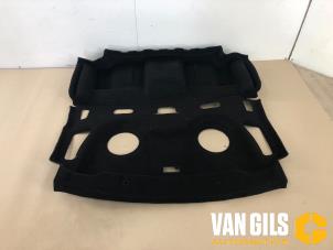 Używane Tapicerka bagaznika Jaguar XJ (X351) 3.0 D V6 24V Cena na żądanie oferowane przez Van Gils Automotive