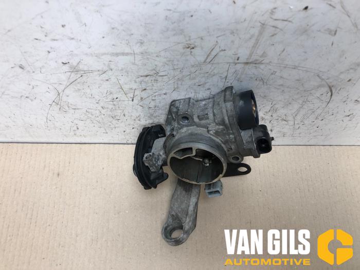 Throttle body from a Renault Clio II (BB/CB) 1.2 2003