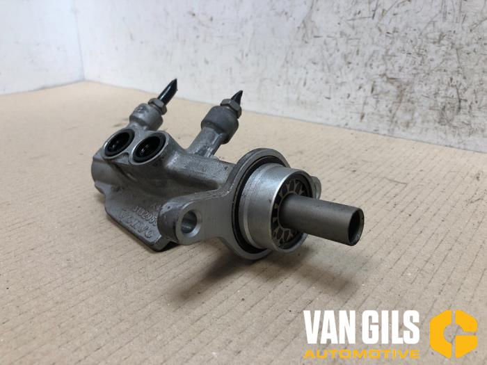 Master cylinder from a Volvo V40 2013