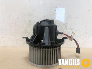 Used Heating and ventilation fan motor Mercedes Vito (447.6) 1.6 109 CDI 16V Price € 71,00 Margin scheme offered by Van Gils Automotive