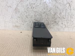 Usados Interruptor de ventanilla eléctrica Saab 9-3 I (YS3D) 2.0,S 16V Precio € 40,00 Norma de margen ofrecido por Van Gils Automotive