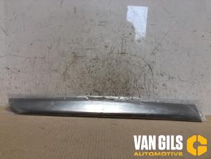 Used Decorative strip Landrover Discovery Price on request offered by Van Gils Automotive