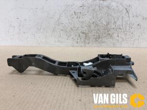 Used Front door lock mechanism 4-door, right Peugeot 5008 I (0A/0E) 2.0 HDiF 16V Price on request offered by Van Gils Automotive
