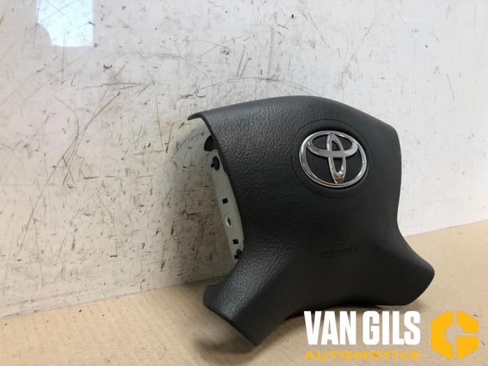 Left airbag (steering wheel) from a Toyota Avensis Wagon (T25/B1E) 2.2 D-4D 16V D-CAT 2003