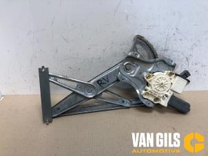 Used Window mechanism 4-door, front right Toyota Avensis Wagon (T25/B1E) 2.2 D-4D 16V D-CAT Price € 50,00 Margin scheme offered by Van Gils Automotive