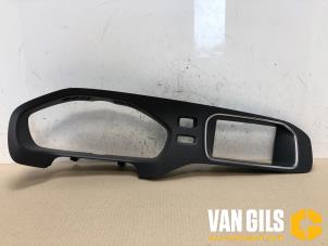 Usagé Compteur kilométrique bande décorative Volvo V40 (MV) 2.0 T3 16V Prix sur demande proposé par Van Gils Automotive