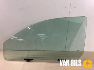 Używane Szyba drzwi lewych wersja 2-drzwiowa Toyota Yaris (P1) 1.3 16V VVT-i Cena € 40,00 Procedura marży oferowane przez Van Gils Automotive