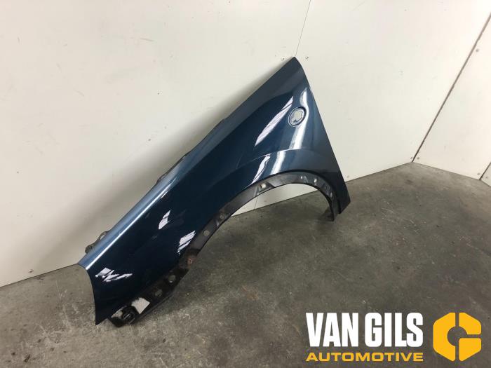 Front wing, left from a Opel Corsa C (F08/68) 1.4 16V 2001