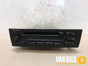 Usados Reproductor de CD y radio BMW 1 serie (E87/87N) 116i 1.6 16V Precio € 75,00 Norma de margen ofrecido por Van Gils Automotive