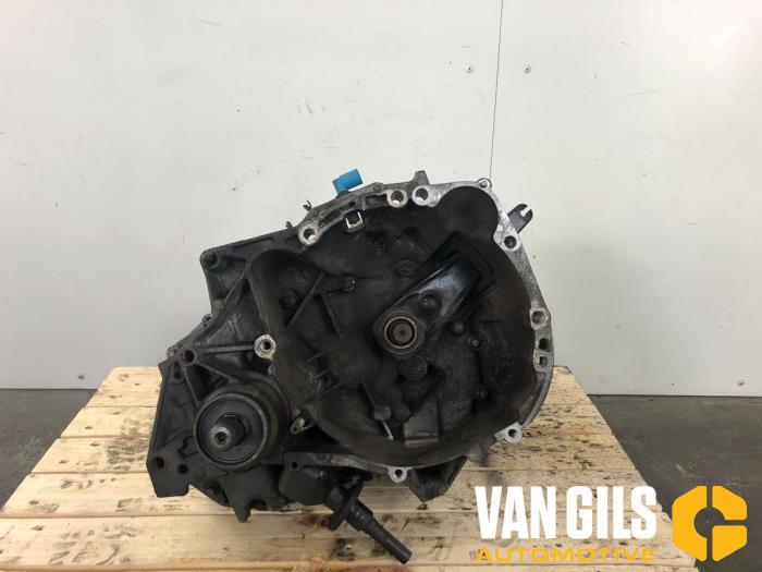 Usagé Boîte de vitesse Renault Clio II (BB/CB) 1.2 16V Prix € 275,00 Règlement à la marge proposé par Van Gils Automotive