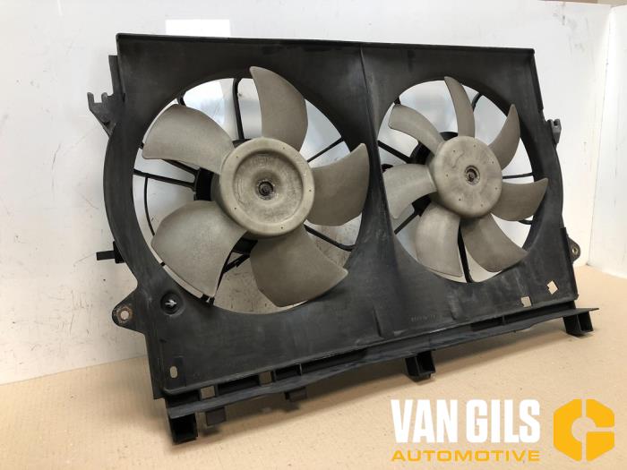 Cooling fans from a Toyota Avensis (T25/B1D) 2.0 16V D-4D 2004