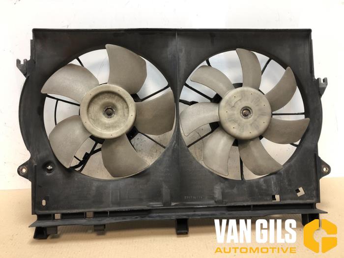 Cooling fans from a Toyota Avensis (T25/B1D) 2.0 16V D-4D 2004