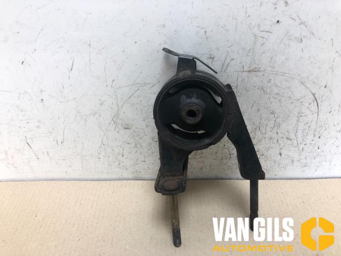 Usagé Support moteur Toyota Yaris (P1) 1.3 16V VVT-i Prix € 35,00 Règlement à la marge proposé par Van Gils Automotive