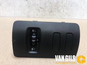 Used AIH headlight switch Renault Clio III (BR/CR) 1.5 dCi FAP Price on request offered by Van Gils Automotive