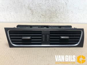Gebrauchte Luftgitter Armaturenbrett Audi A4 Avant Quattro (B8) 3.0 TDI V6 24V Preis auf Anfrage angeboten von Van Gils Automotive