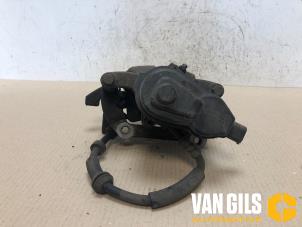 Used Rear brake calliper, right Audi A4 Avant Quattro (B8) 3.0 TDI V6 24V Price on request offered by Van Gils Automotive