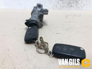 Used Ignition lock + key Audi A2 (8Z0) 1.4 16V Price € 60,00 Margin scheme offered by Van Gils Automotive