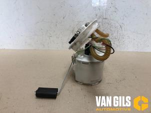 Usados Bomba eléctrica de combustible Ford Focus 1 Wagon 1.6 16V Precio € 60,00 Norma de margen ofrecido por Van Gils Automotive