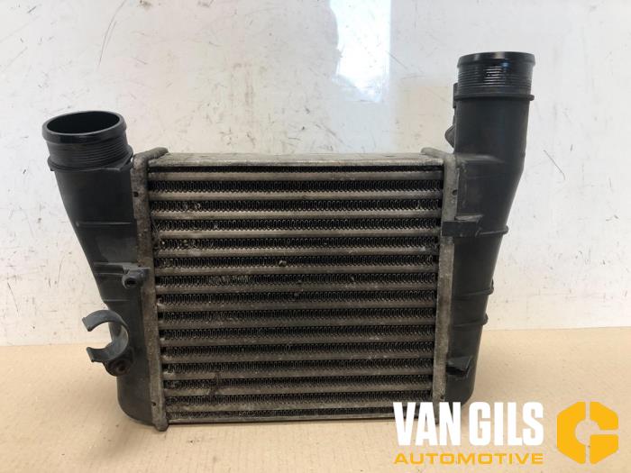 Usados Intercooler Audi A4 Avant Quattro (B7) 2.0 TFSI 20V Precio € 60,00 Norma de margen ofrecido por Van Gils Automotive
