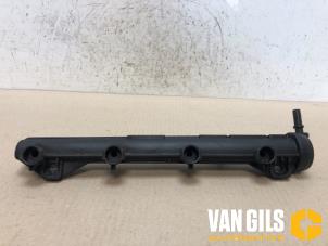 Used Fuel injector nozzle Renault Clio II (BB/CB) 1.2 16V Price € 50,00 Margin scheme offered by Van Gils Automotive
