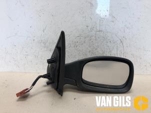 Used Wing mirror, right Peugeot 306 (7A/C/S) 1.4 Price € 50,00 Margin scheme offered by Van Gils Automotive