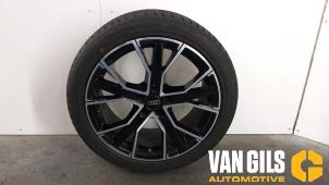 Gebrauchte Felge + Reifen Audi A4 Avant Quattro (B8) 3.0 TDI V6 24V Preis € 199,99 Margenregelung angeboten von Van Gils Automotive