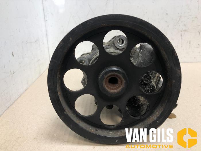 Usagé Pompe de direction Saab 9-5 Estate (YS3E) 2.3t 16V Prix € 60,00 Règlement à la marge proposé par Van Gils Automotive