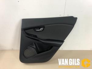 Usados Tapizado de puerta de 4 puertas derecha detrás Volvo V40 (MV) 1.5 T3 16V Geartronic Precio de solicitud ofrecido por Van Gils Automotive