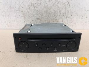 Used Radio CD player Renault Clio II (BB/CB) 1.4 16V Price € 75,00 Margin scheme offered by Van Gils Automotive