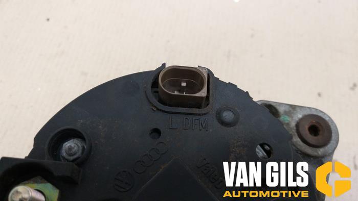Dynamo van een Volkswagen Lupo (6X1) 1.0 MPi 50 2000