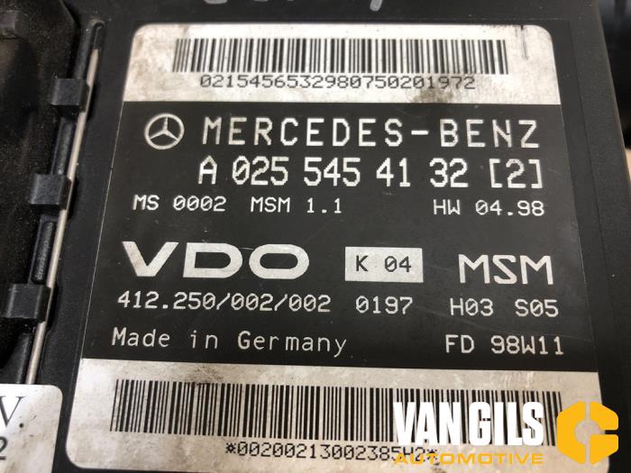Ordenador de gestión de motor de un Mercedes-Benz A (W168) 1.6 A-160 2000
