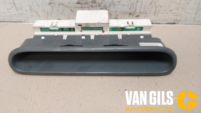 Begagnade Innerdisplay Renault Twingo (C06) 1.2 16V Pris € 35,00 Marginaltabell erbjuds av Van Gils Automotive