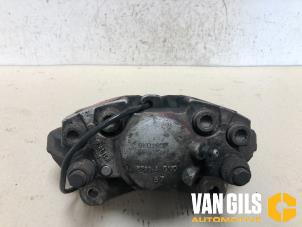 Begagnade Främre bromsok, vänster Audi A4 Avant Quattro (B8) 3.0 TDI V6 24V Pris € 60,00 Marginaltabell erbjuds av Van Gils Automotive