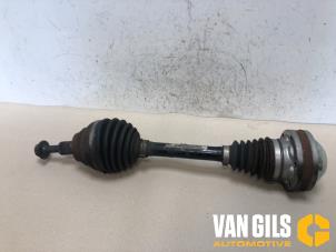 Używane Os napedowa lewy przód Volkswagen Golf VII Variant (AUVV) 2.0 TDI 150 16V Cena na żądanie oferowane przez Van Gils Automotive