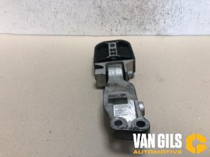 Usagé Support (divers) Volvo V40 (MV) 1.5 T3 16V Geartronic Prix sur demande proposé par Van Gils Automotive
