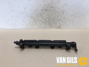 Used Fuel injector nozzle Volkswagen Polo IV (9N1/2/3) 1.4 16V Price € 50,00 Margin scheme offered by Van Gils Automotive