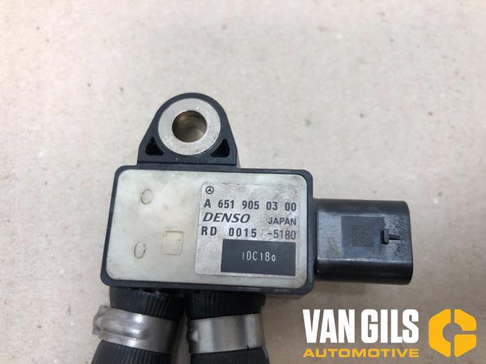 Sensor de presión de combustible de un Mercedes-Benz Vito Tourer (447.7) 2.0 116 CDI 16V 2020