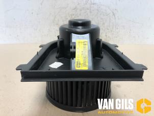 Usagé Ventilateur chauffage Volkswagen Golf IV (1J1) 1.6 16V Prix € 45,00 Règlement à la marge proposé par Van Gils Automotive