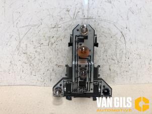 Usagé Circuit imprimé feu arrière droit Volkswagen Golf IV (1J1) 1.6 16V Prix € 35,00 Règlement à la marge proposé par Van Gils Automotive